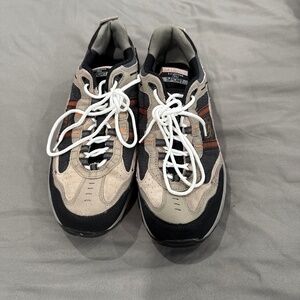 Men’s wide fit sketchers with memory foam size 10.5